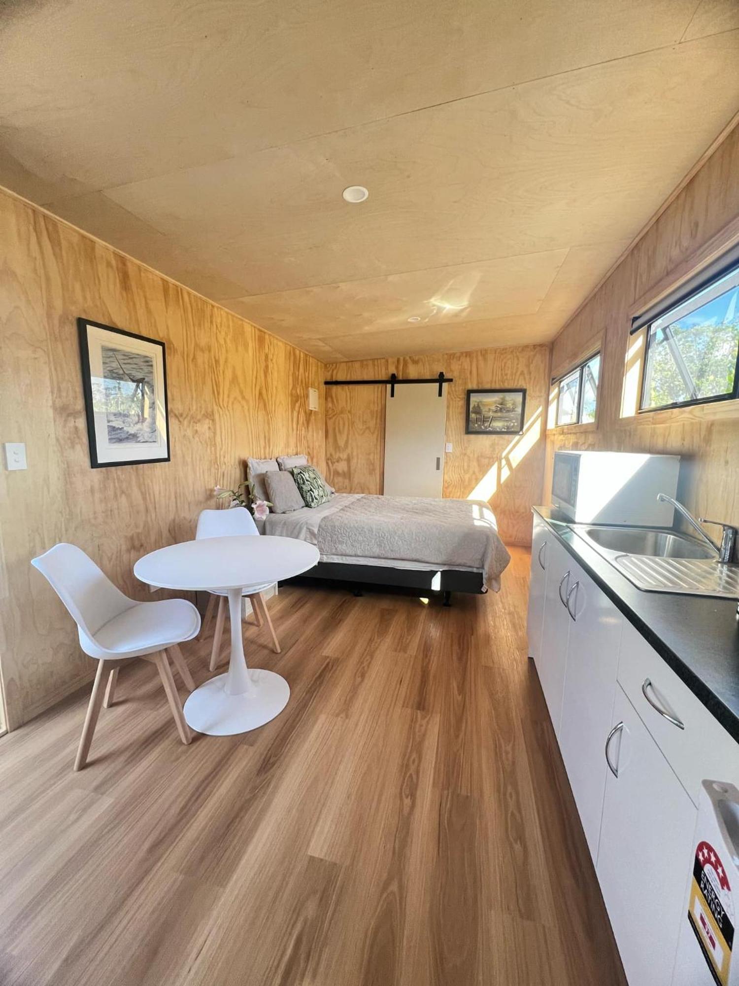 Mangawhai Room And Studio Exteriör bild